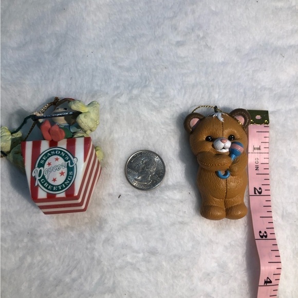 Set of 4 Plastic Christmas Ornaments - Picture 6 of 8